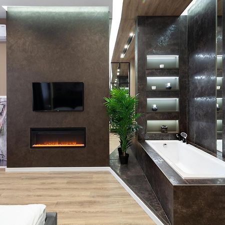 Royal Vip Apartment On Franka 14 ลวีฟ ภายนอก รูปภาพ