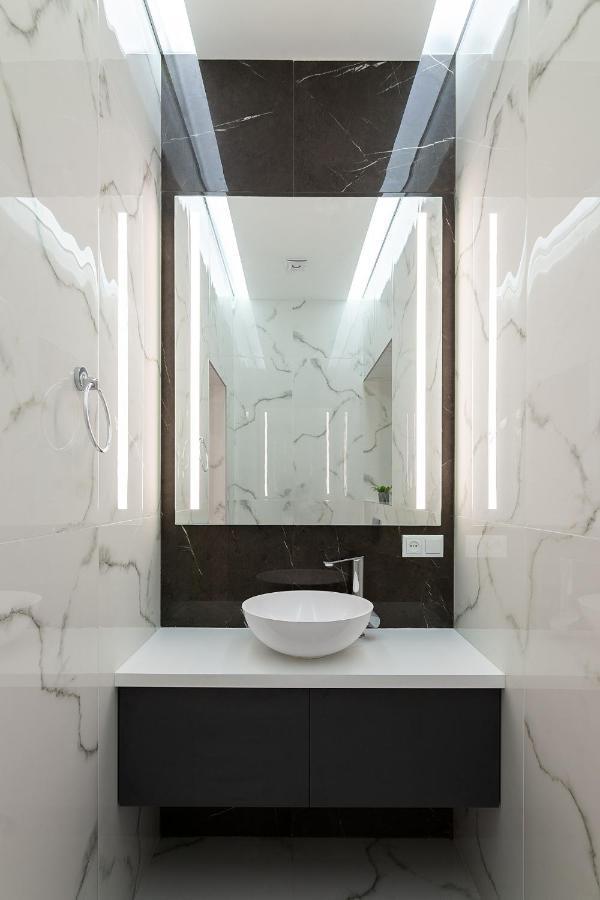 Royal Vip Apartment On Franka 14 ลวีฟ ภายนอก รูปภาพ