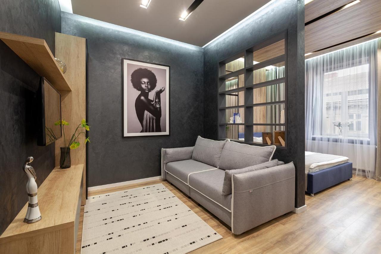 Royal Vip Apartment On Franka 14 ลวีฟ ภายนอก รูปภาพ
