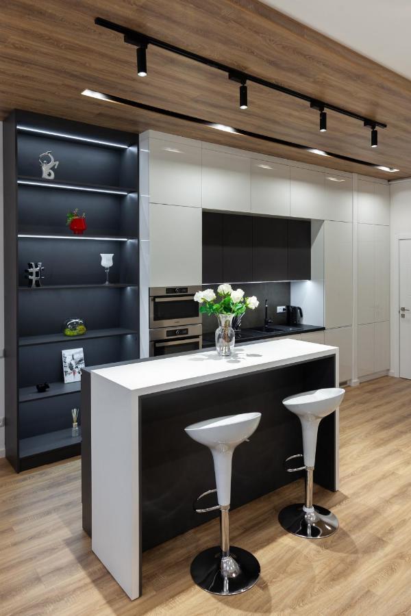 Royal Vip Apartment On Franka 14 ลวีฟ ภายนอก รูปภาพ