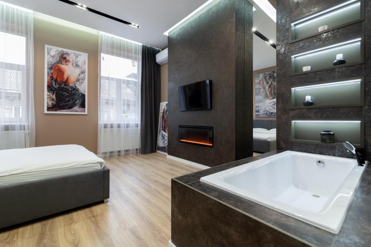 Royal Vip Apartment On Franka 14 ลวีฟ ภายนอก รูปภาพ