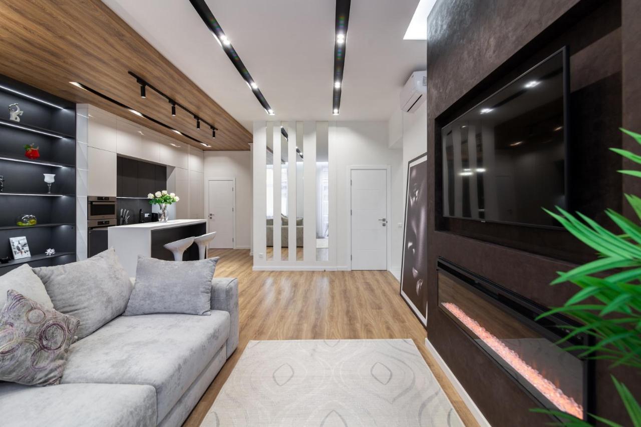Royal Vip Apartment On Franka 14 ลวีฟ ภายนอก รูปภาพ