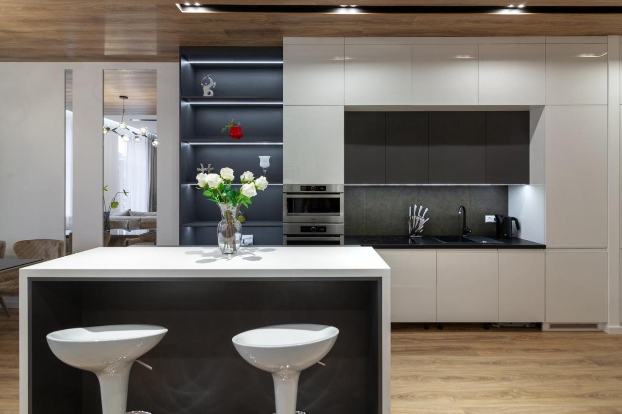 Royal Vip Apartment On Franka 14 ลวีฟ ภายนอก รูปภาพ