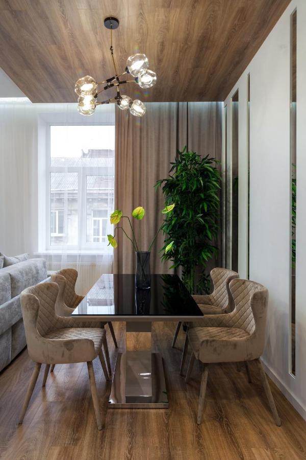Royal Vip Apartment On Franka 14 ลวีฟ ภายนอก รูปภาพ
